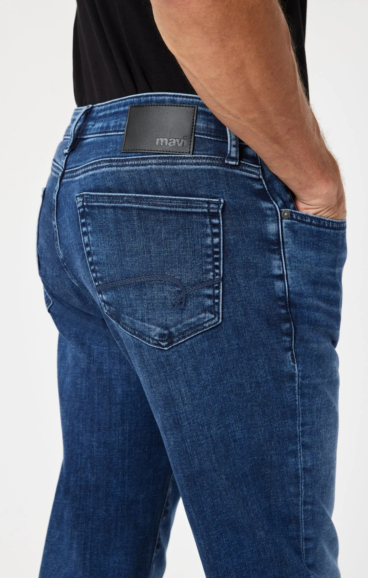 STEVE ATHLETIC FIT JEANS IN MID BLUE SUPERMOVE